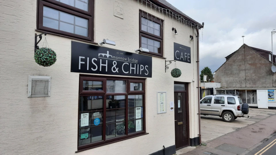 Monnow_Fish-and_Chips_Slider